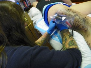 TeeJay tattooing Sara