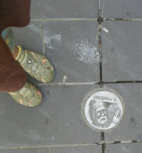 feet by road medaillion