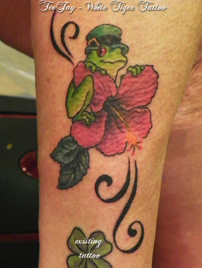 frog with leprechaun hat