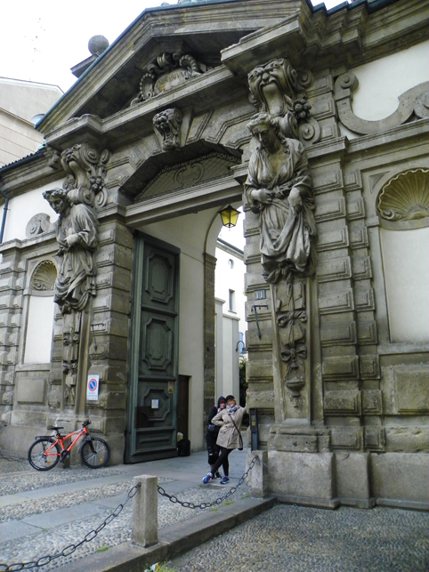 Caryl and Holly in Milan