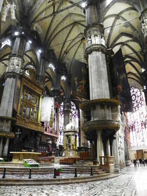 inside Duomo di Milano