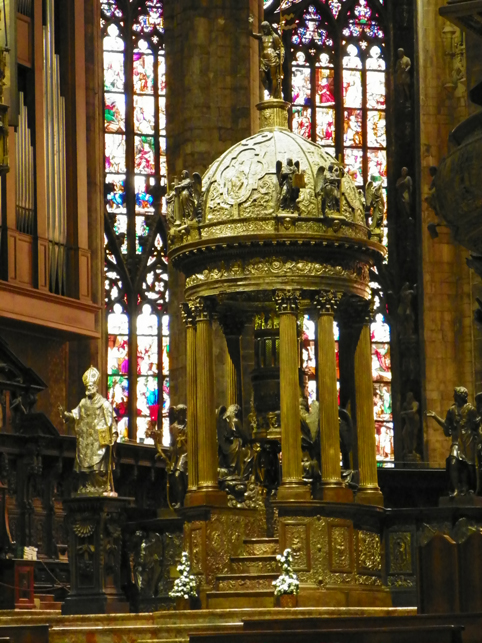 inside Duomo di Milano